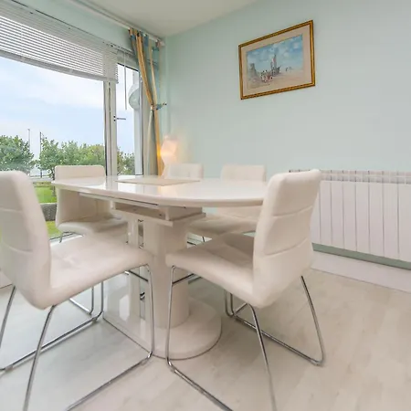 Seaview In Apartment *